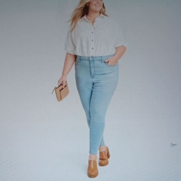 Universal Thread Denim - High Rise Skinny Super Stretch 16 Short Women's Jean's NWT